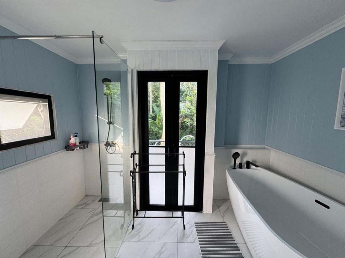 Honeymoon Suite